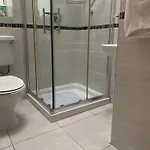 לינה וארוחת בוקר Boland's 3*