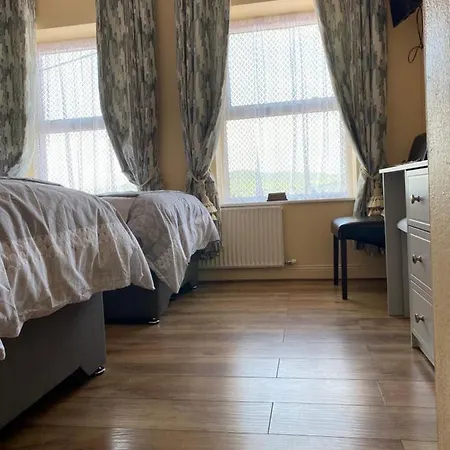 Boland's 3* Dingle
